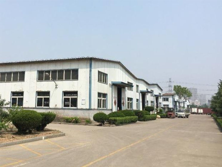 حامل النبات الأسود